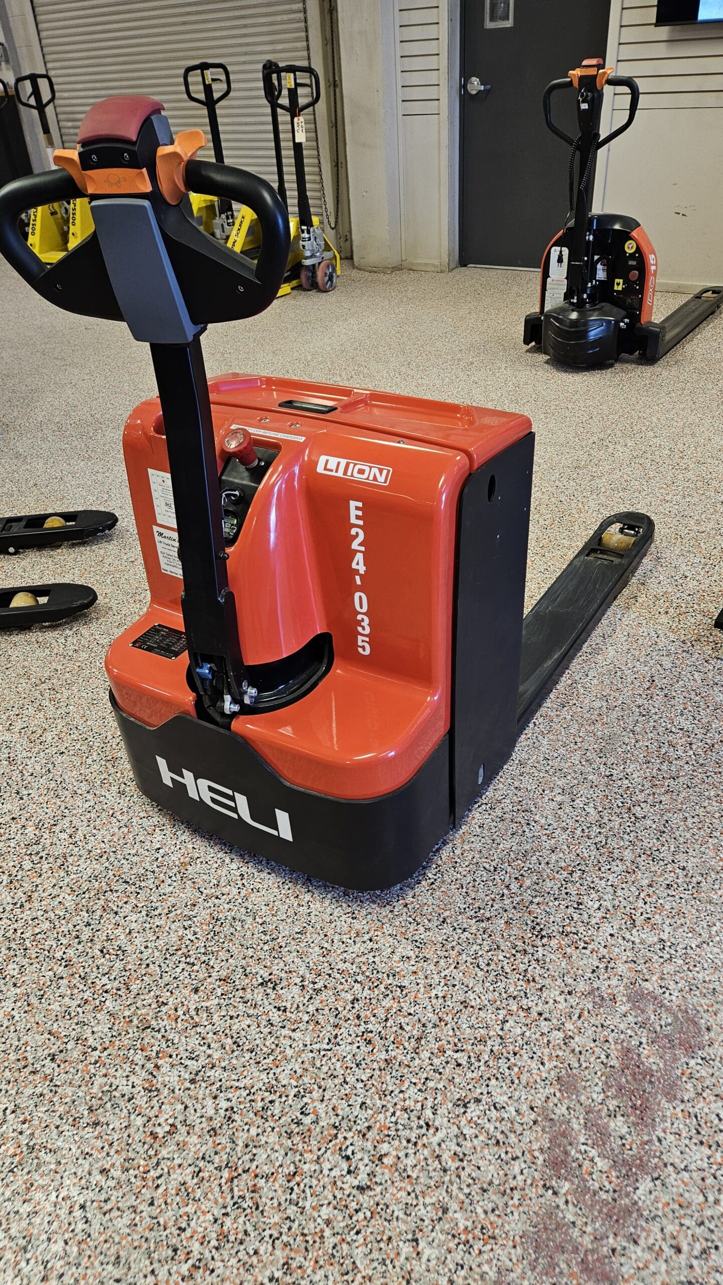 NEW! Heavy Duty Lithium Pallet Jack