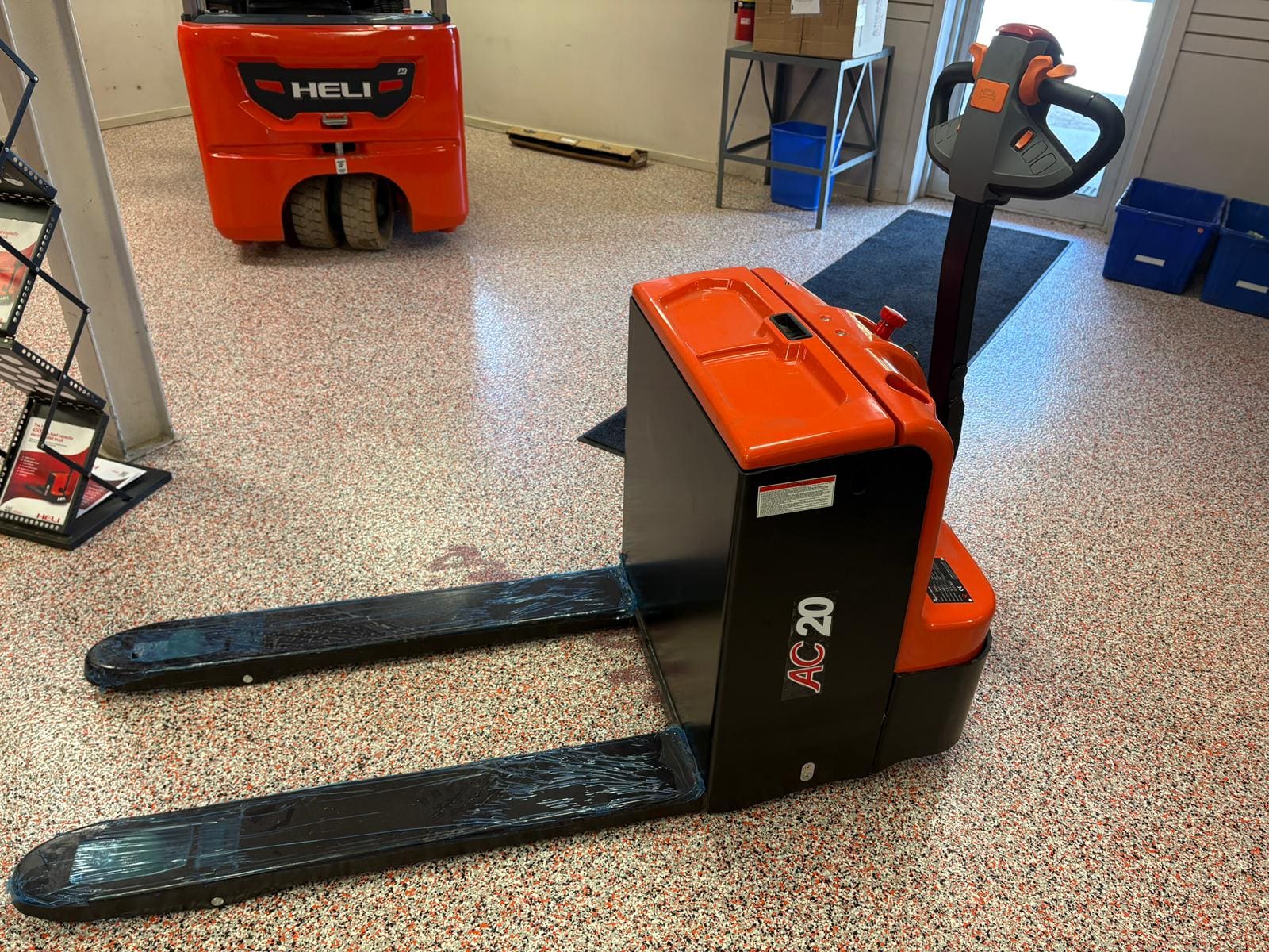 NEW! Heavy Duty Lithium Pallet Jack