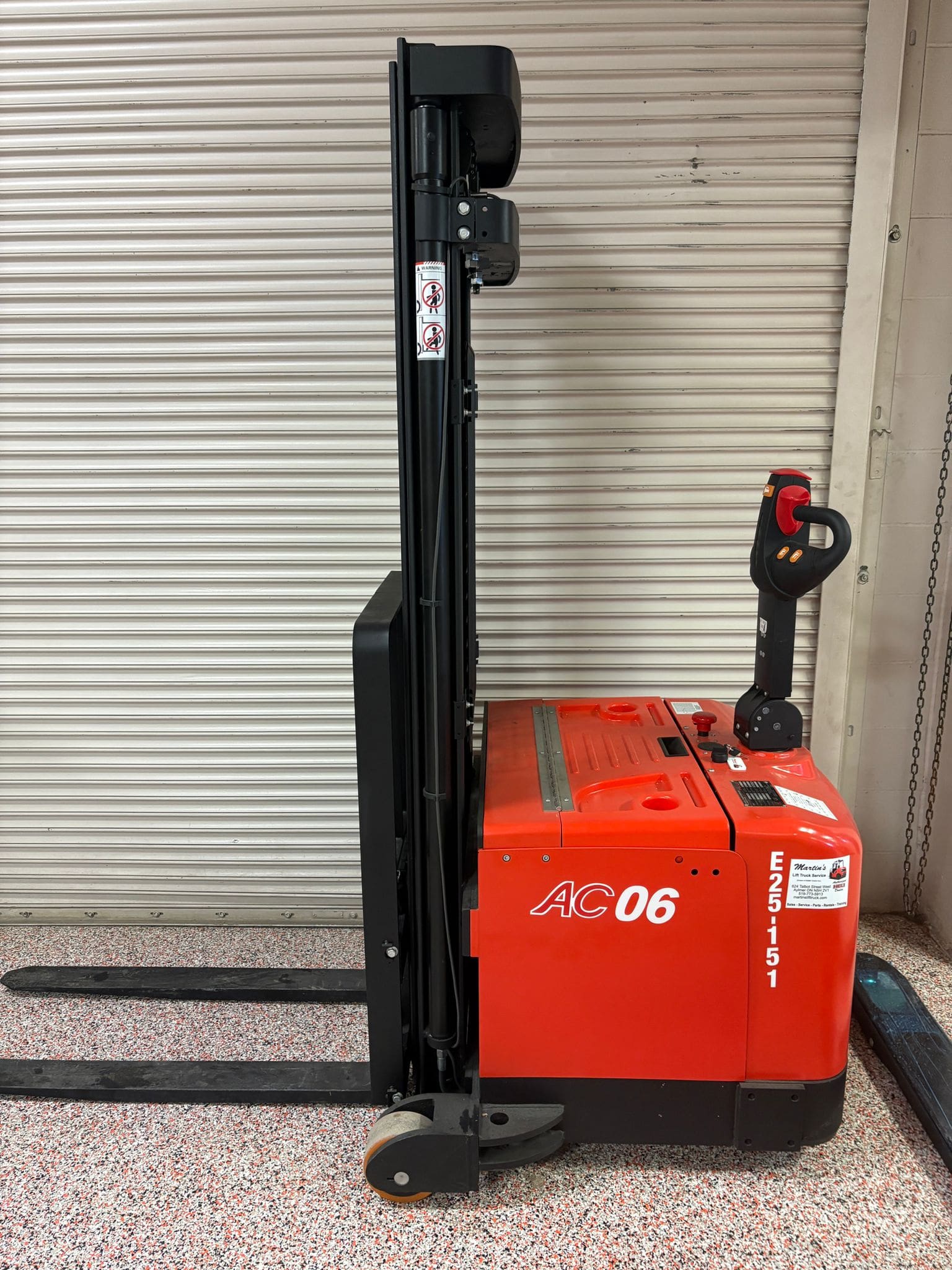 HELI 1300lb Stacker (E25-151)